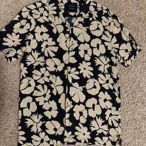 Men’s Floral Short Sleeved Button Up Shirt